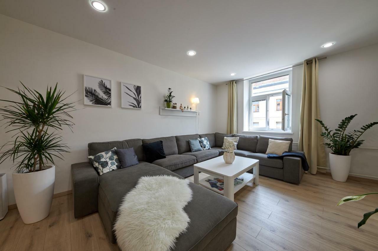 Le Monde Apartment Bratislava - Amazing 5Bdr In Downtown المظهر الخارجي الصورة