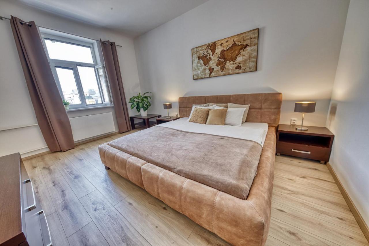 Le Monde Apartment Bratislava - Amazing 5Bdr In Downtown المظهر الخارجي الصورة